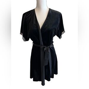 Linea Donatella Black Lace Trimmed Lingerie Robe Size Small